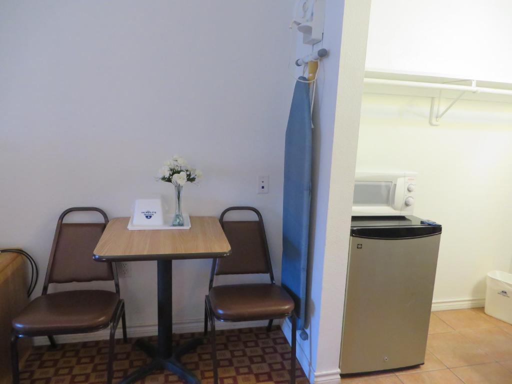 Americas Best Value Inn Уэтерфорд Номер фото